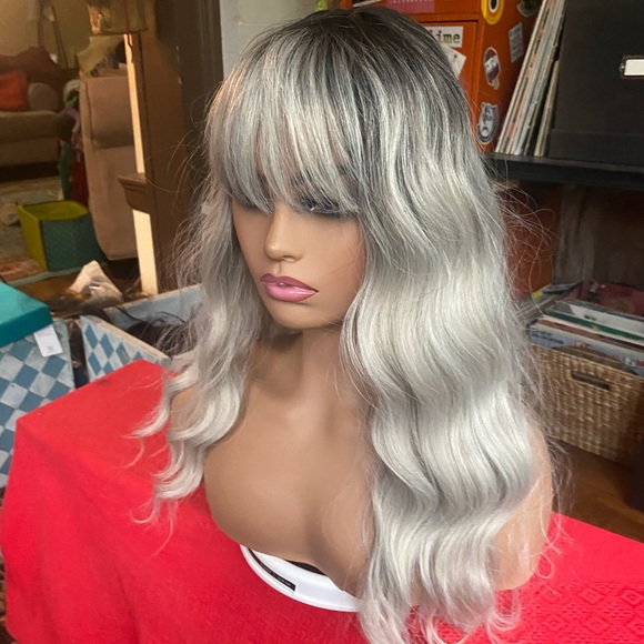 White platinum rooted wig - Picture 2 of 13